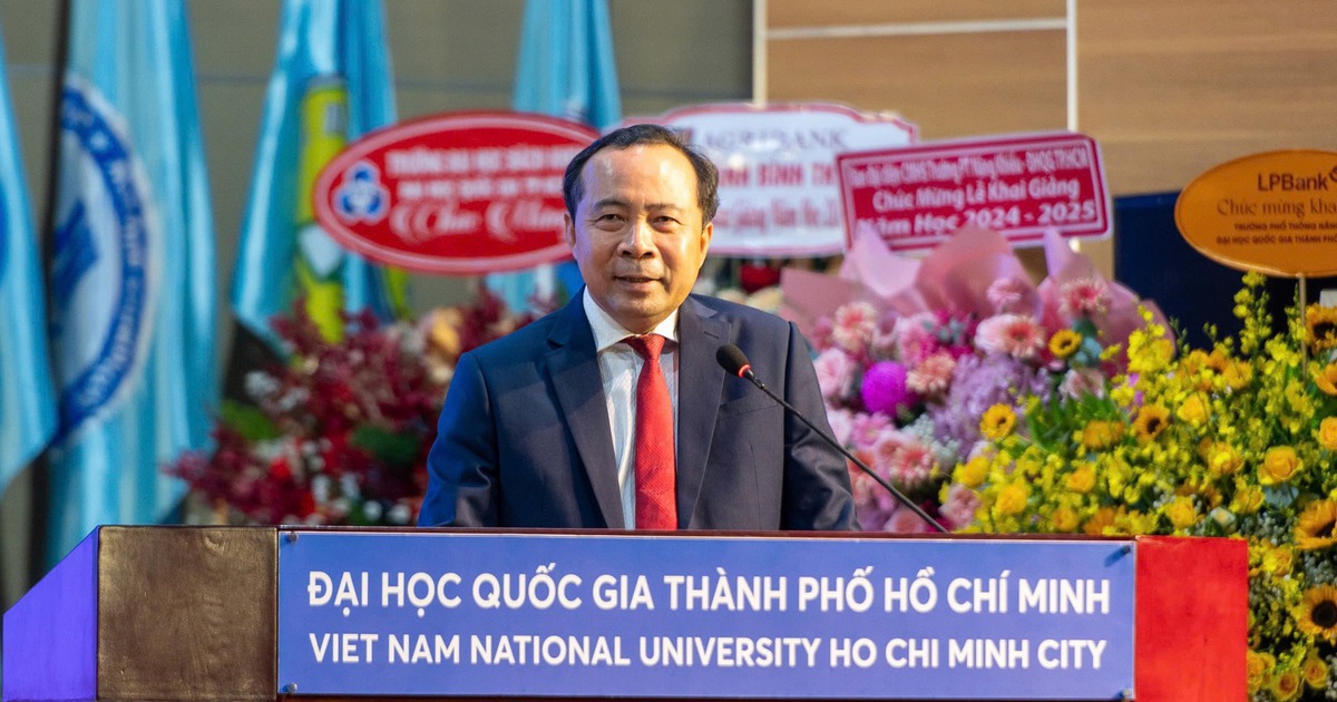 Giám đốc ĐH Quốc gia TP.HCM dặn học sinh về mạng xã hội, thiết bị điện tử