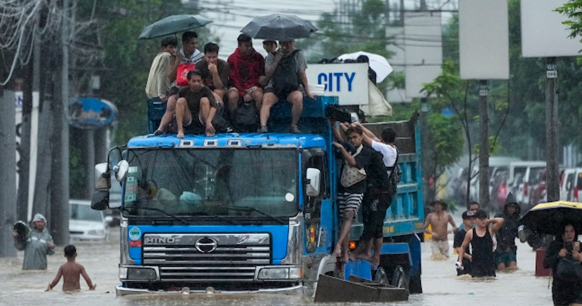 Siêu bão Yagi đạt cấp 17 khi vào Hải Nam, Trung Quốc cảnh báo đỏ