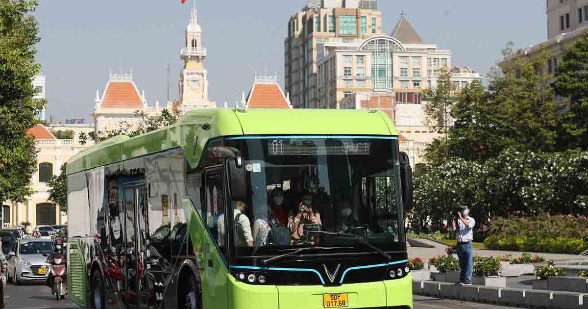 Ô nhiễm khí thải trầm trọng, TP.HCM khởi động xanh hóa giao thông