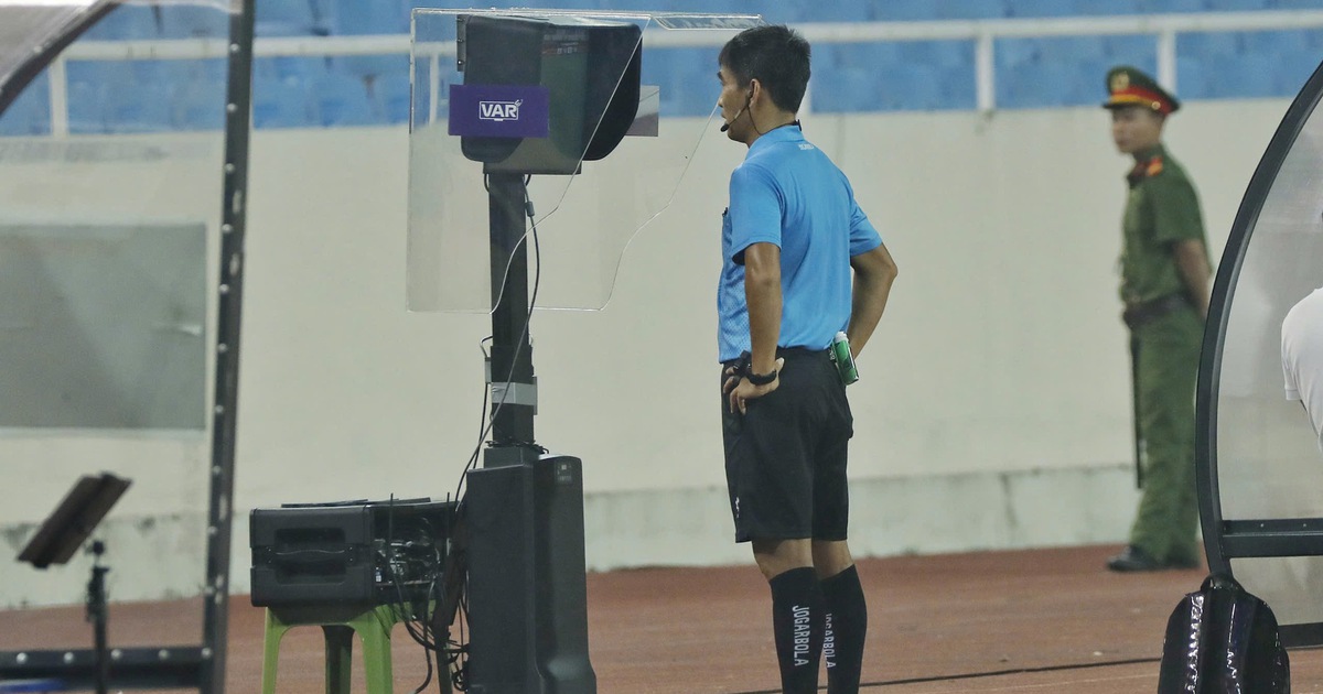 VAR appears again in V-League, unpredictable matches: Who will lose their position?