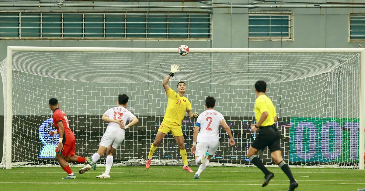 Goalkeeper Dinh Trieu recovered well but did not play V-League round 10: Rest for another 2 weeks