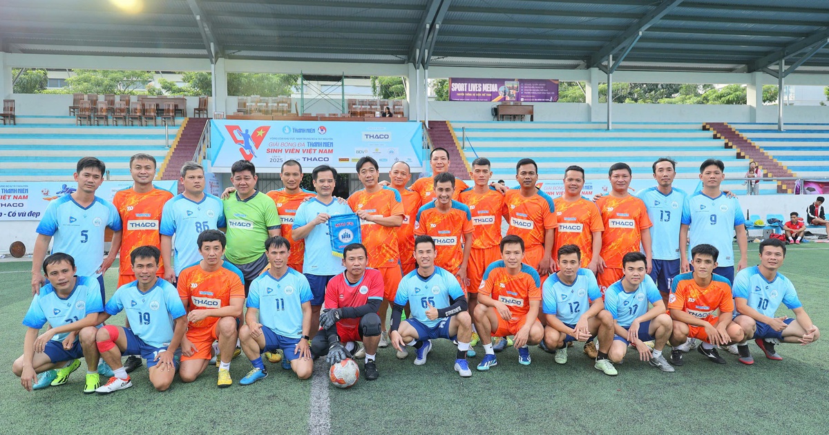 Exciting, exciting ‘special’ friendly match at Nha Trang University football field