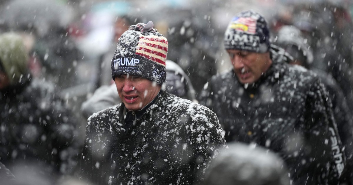 Hour G before Mr. Trump’s inauguration: tight security, people braving snow and rain