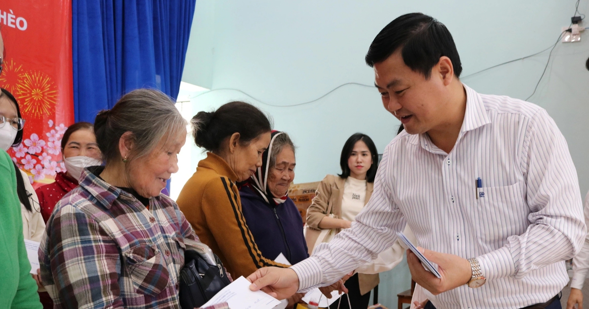 Tặng quà tết cho 200 hộ đồng bào miền núi tỉnh Phú Yên