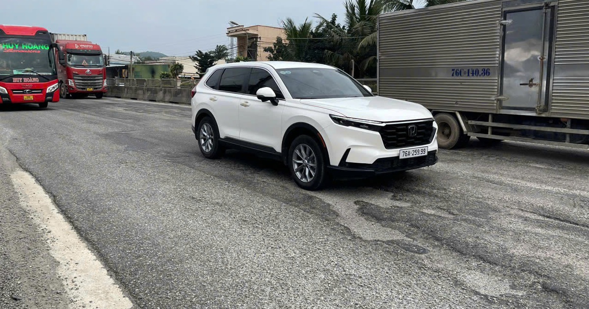 Đường về quê ăn tết, khổ sở khi qua QL1 ở Quảng Ngãi