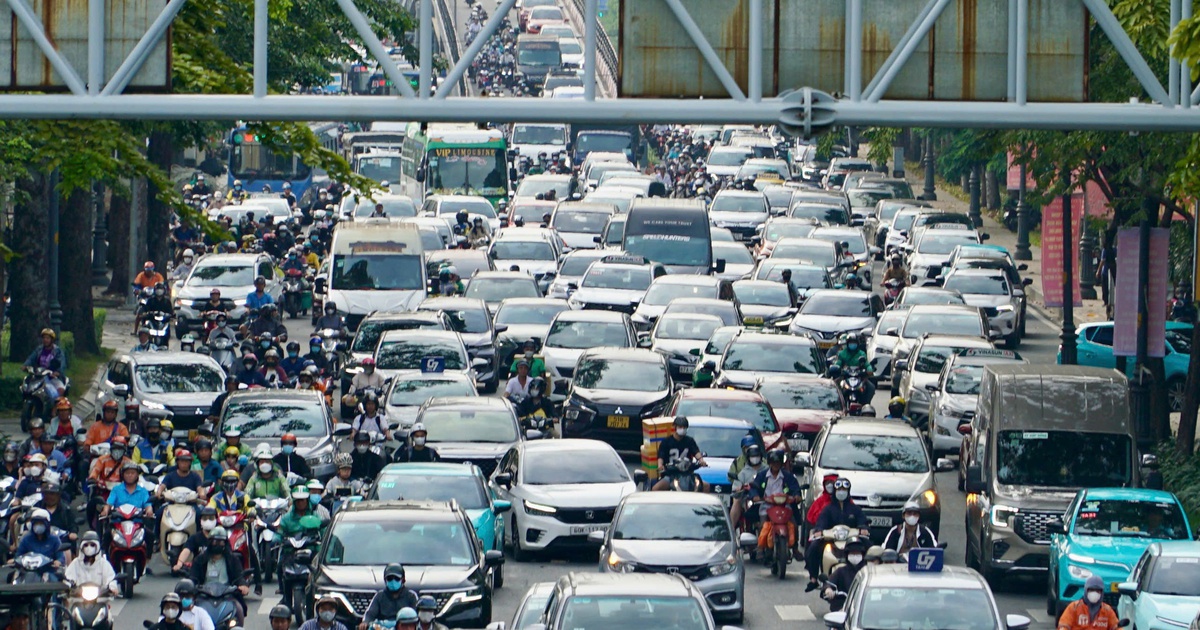 Nườm nượp mọi ngả đường về quê đón tết