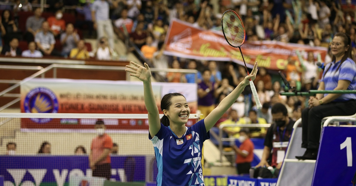 Miss badminton Nguyen Thuy Linh is happy with her 3-week tour