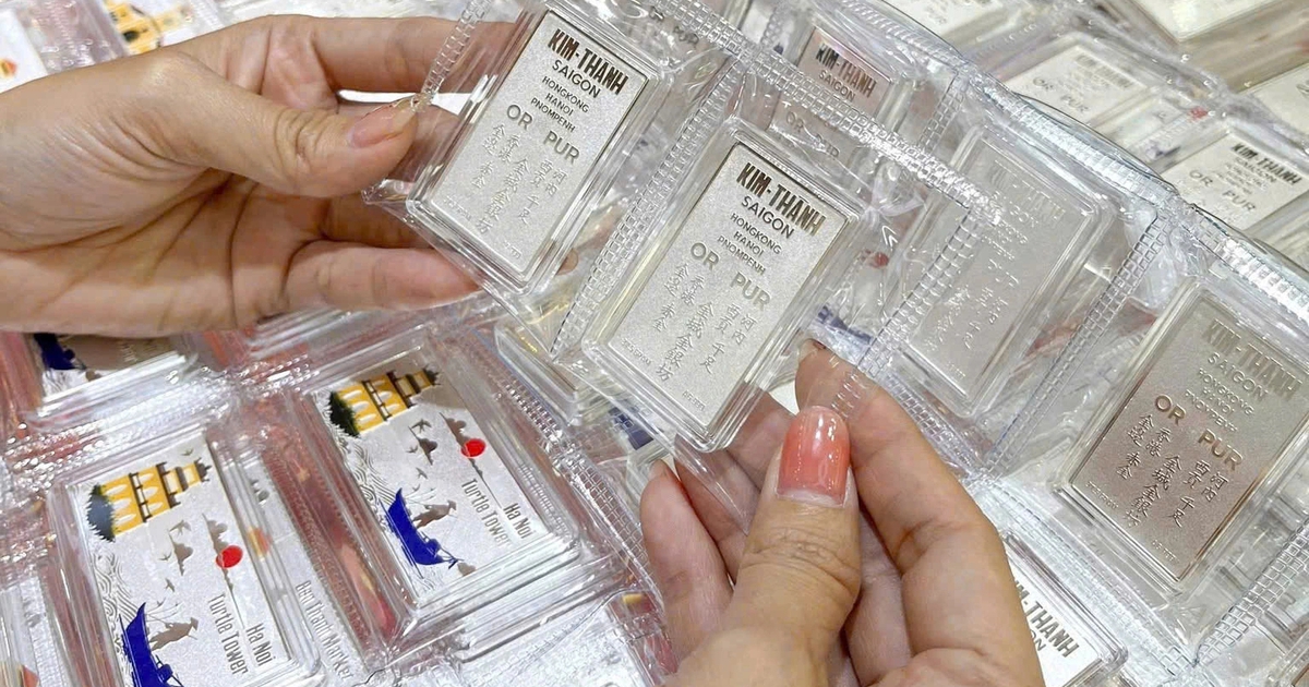 Bạc 'sốt xình xịch', có khách chi 5 - 7 tỉ mua hàng trăm kg