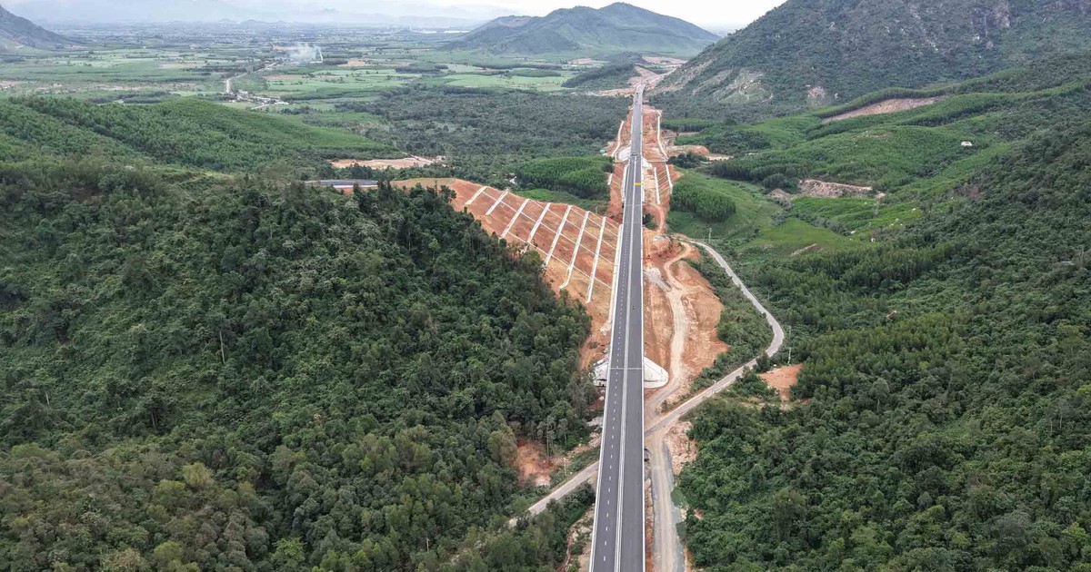 Cao tốc V&acirc;n Phong - Nha Trang được đề xuất đưa v&agrave;o khai th&aacute;c dịp tết, vượt tiến độ 4 th&aacute;ng