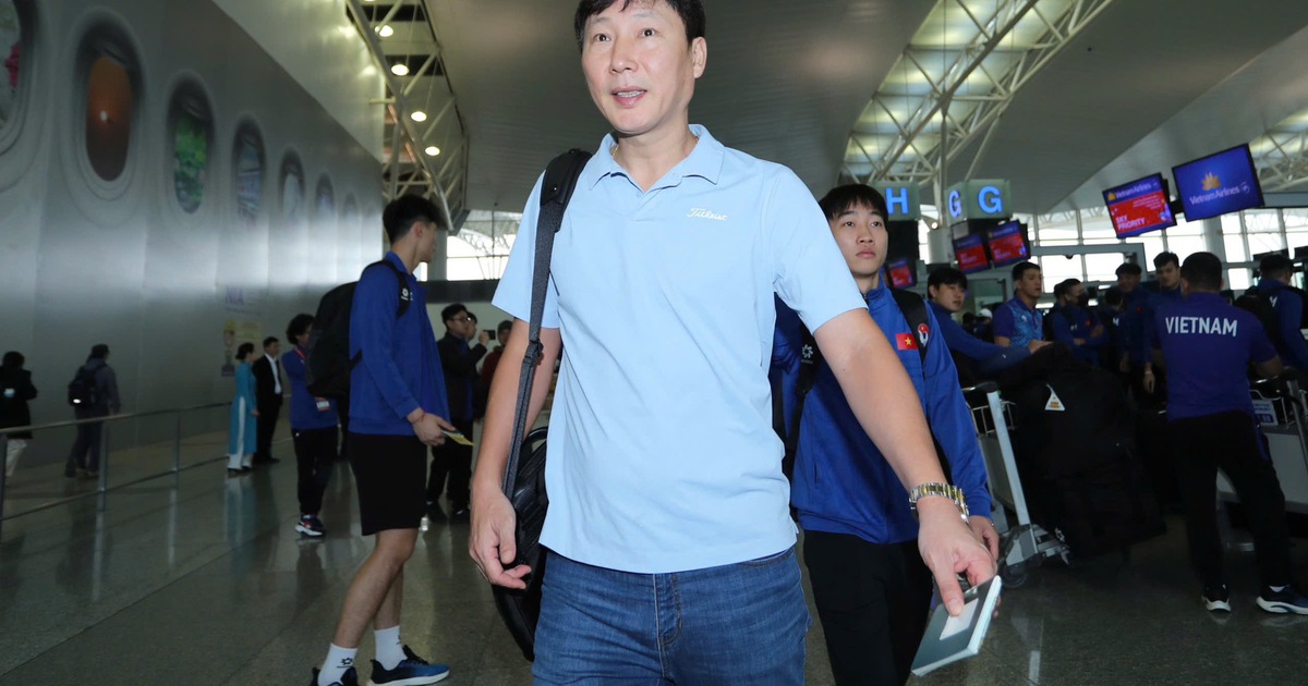 Coach Kim Sang-sik returned home on leave on January 10, returning to Vietnam soon before the Asian Cup