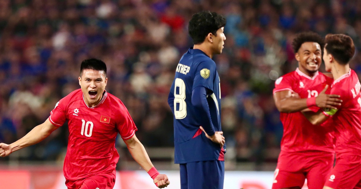 The Vietnamese team teaches the Thai team a lesson in sportsmanship at Rajamangala