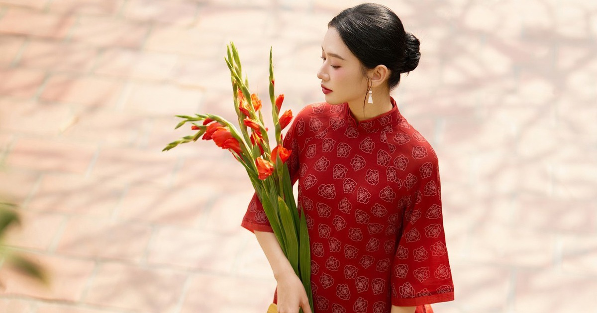 5 outstandingly beautiful ao dai designs, most popular during the At Ty Tet season