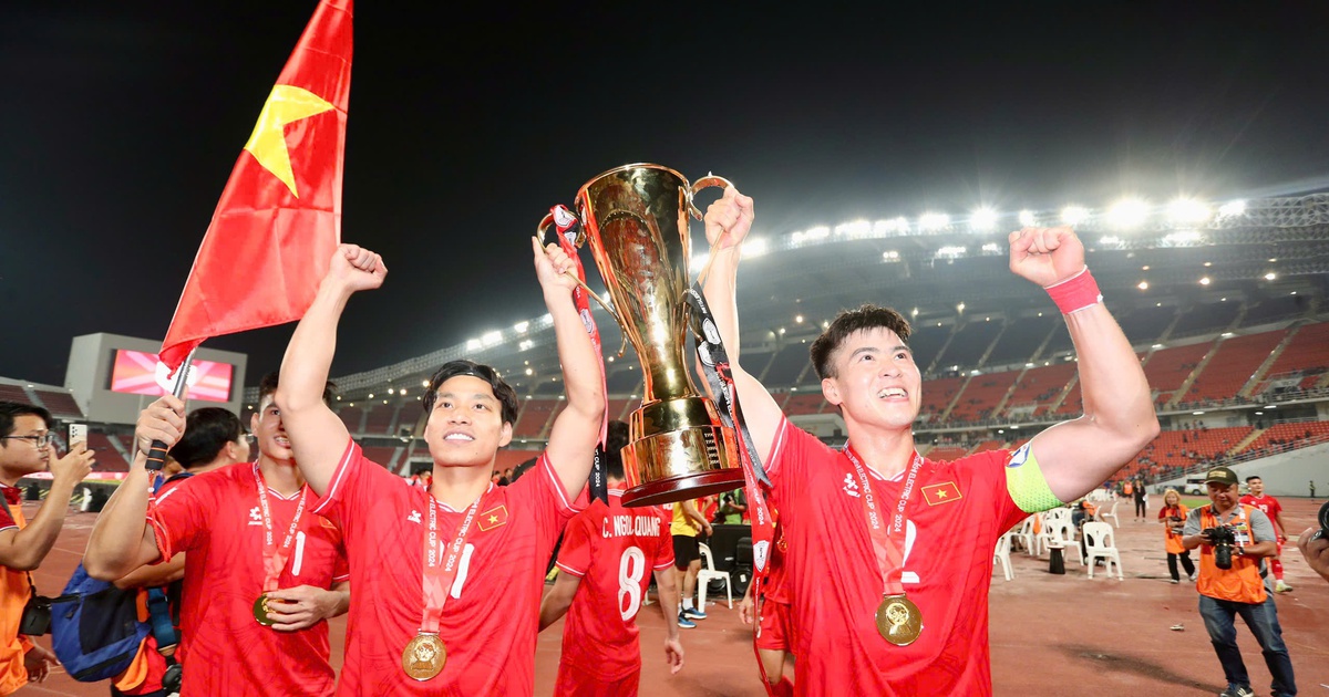 The heroes of the Vietnamese team brought back the trophy from Thailand