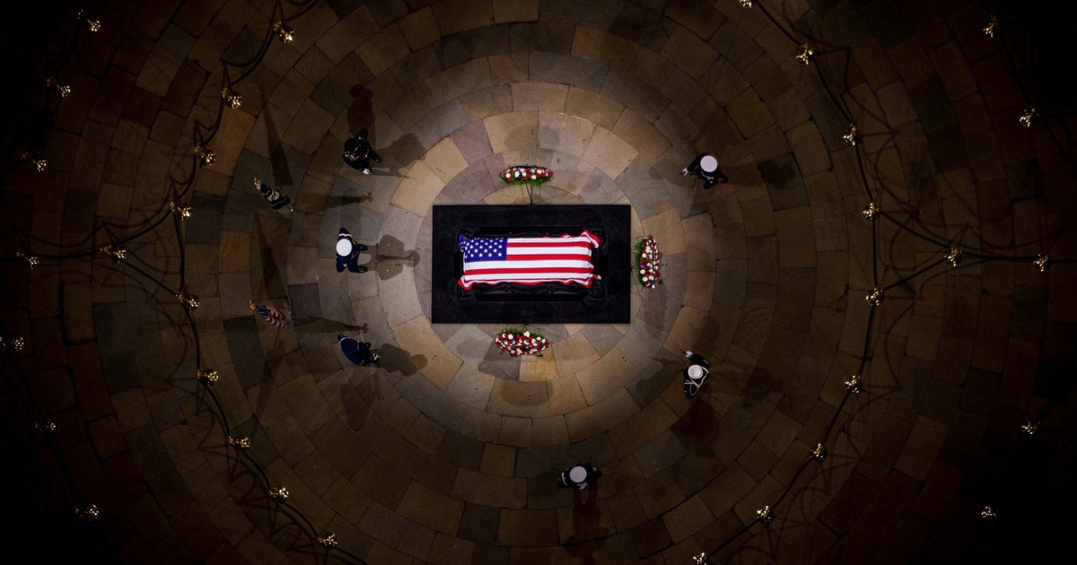 The coffin of late President Jimmy Carter returns under the Capitol dome