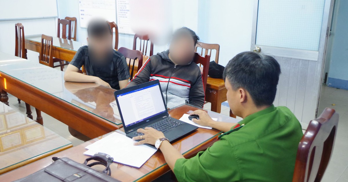 Ninh Thuận: Người dân chụp ảnh 'đi bão' vi phạm giao thông, gửi công an