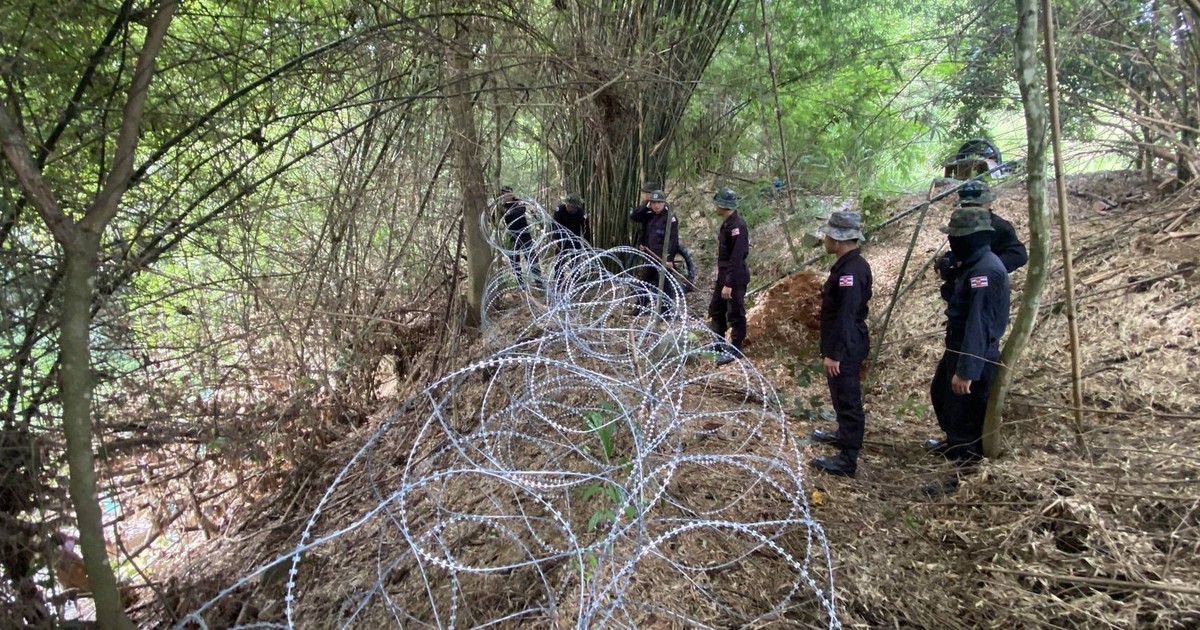 Th&aacute;i Lan x&acirc;y 15 km đường bi&ecirc;n giới, n&ecirc;u ưu ti&ecirc;n đ&agrave;m ph&aacute;n với Campuchia