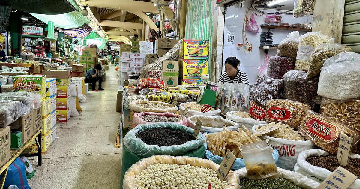 Tin tức đặc biệt tr&ecirc;n b&aacute;o in Thanh Ni&ecirc;n 11.10.2025