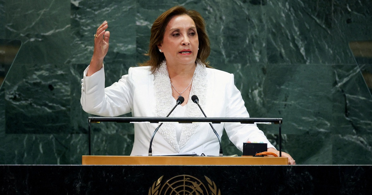 Quốc hội Peru phế truất tổng thống v&agrave; bầu người mới ngay trong đ&ecirc;m