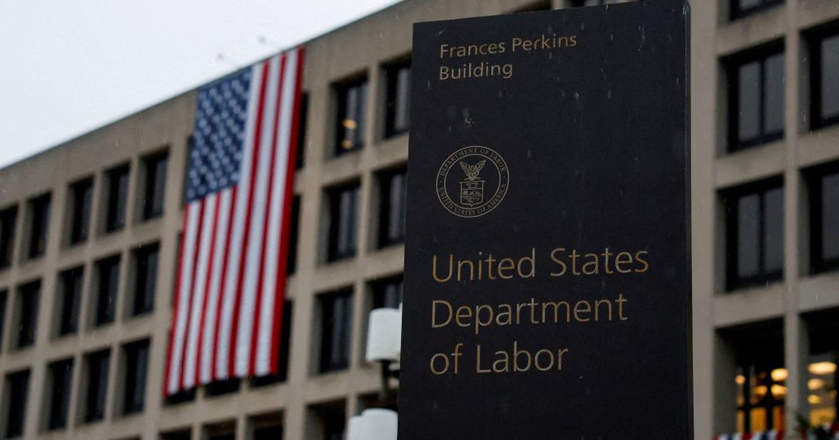 Mỹ bắt đầu sa thải h&agrave;ng loạt nh&acirc;n vi&ecirc;n li&ecirc;n bang trong l&uacute;c ch&iacute;nh phủ đ&oacute;ng cửa