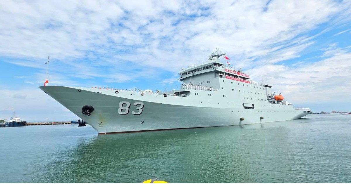 T&agrave;u chiến Trung Quốc cập cảng Campuchia