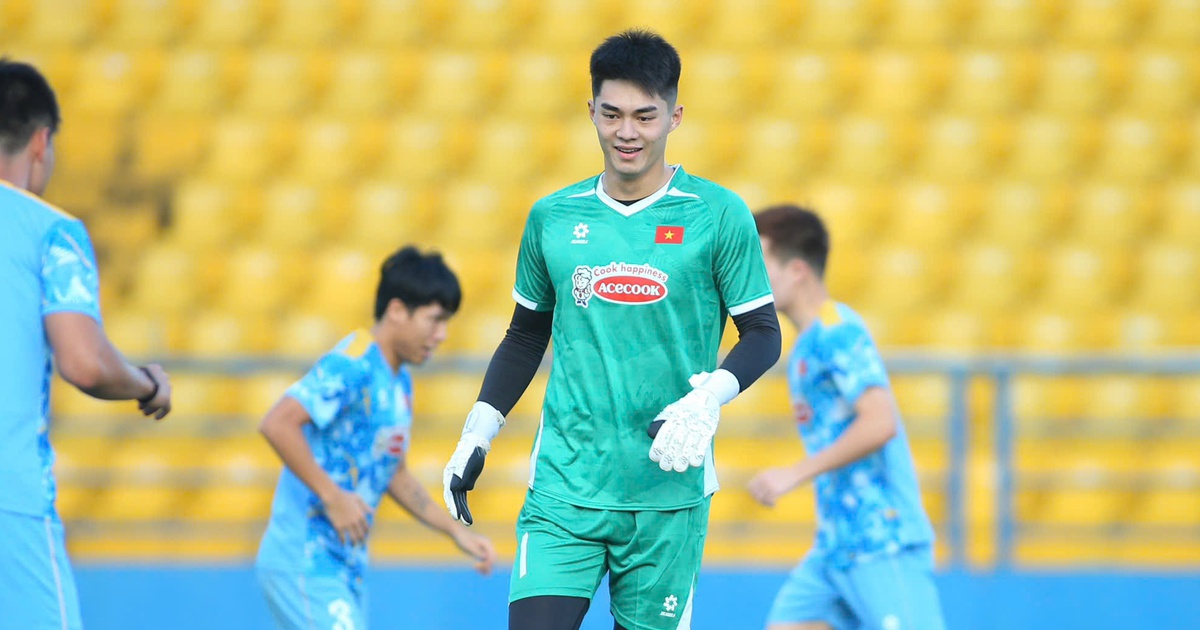 Đội tuyển Việt Nam 'thay máu' vị trí quan trọng: Thủ môn cao 1,91 m trám chỗ Văn Lâm?