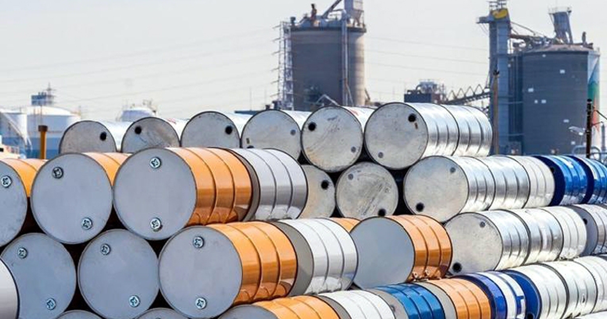 Giá xăng dầu hôm nay 11.10.2025: Lao dốc về mức thấp nhất trong hơn 5 tháng