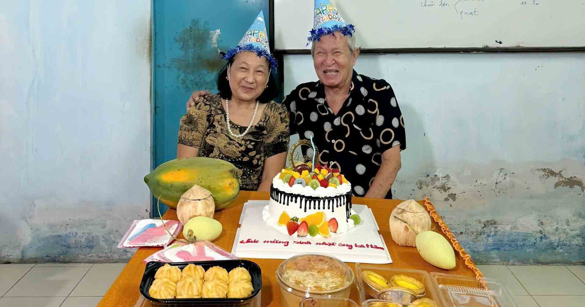 Lan tỏa tr&ecirc;n mạng x&atilde; hội: Buổi sinh nhật ấm &aacute;p của cụ &ocirc;ng