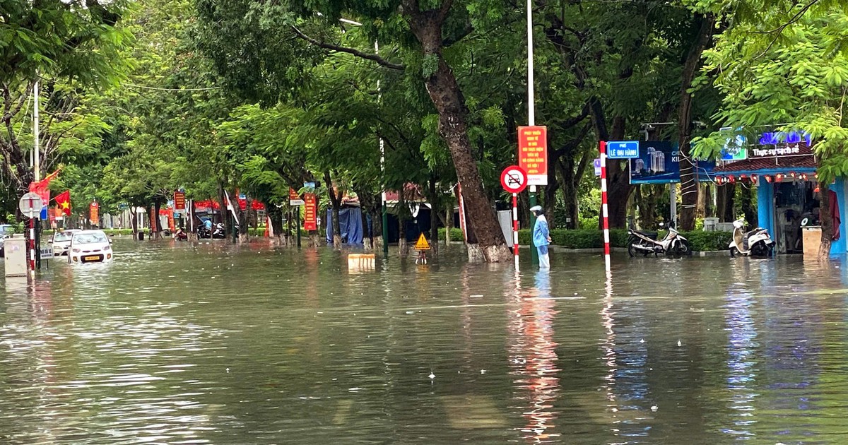 Hải Ph&ograve;ng ngập lụt diện rộng do mưa lớn v&agrave; triều cường