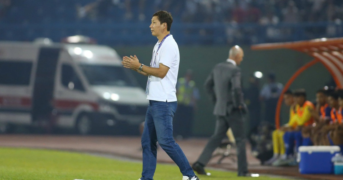 HLV Kim tạm chia tay đội tuyển Việt Nam sau trận gặp Lào, U.23 hội quân liền một mạch