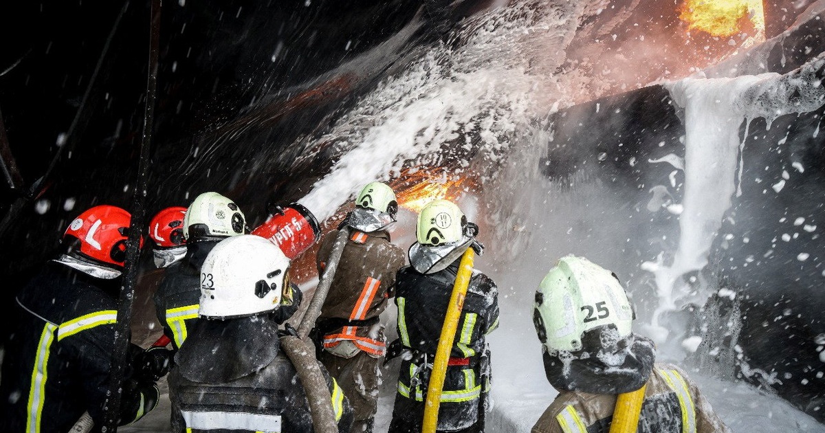 Chiến sự Ukraine ng&agrave;y 1.331: Nga &#039;tr&uacute;t mưa&#039; t&ecirc;n lửa v&agrave; UAV xuống Ukraine