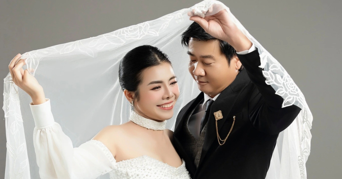 Cặp đôi trích 40 phong bì mừng cưới gửi cho đồng bào vùng lũ