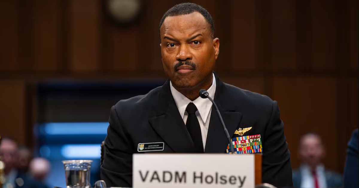 Tư lệnh Mỹ dẫn đầu lực lượng tấn c&ocirc;ng qu&acirc;n sự ở v&ugrave;ng Caribbean từ chức