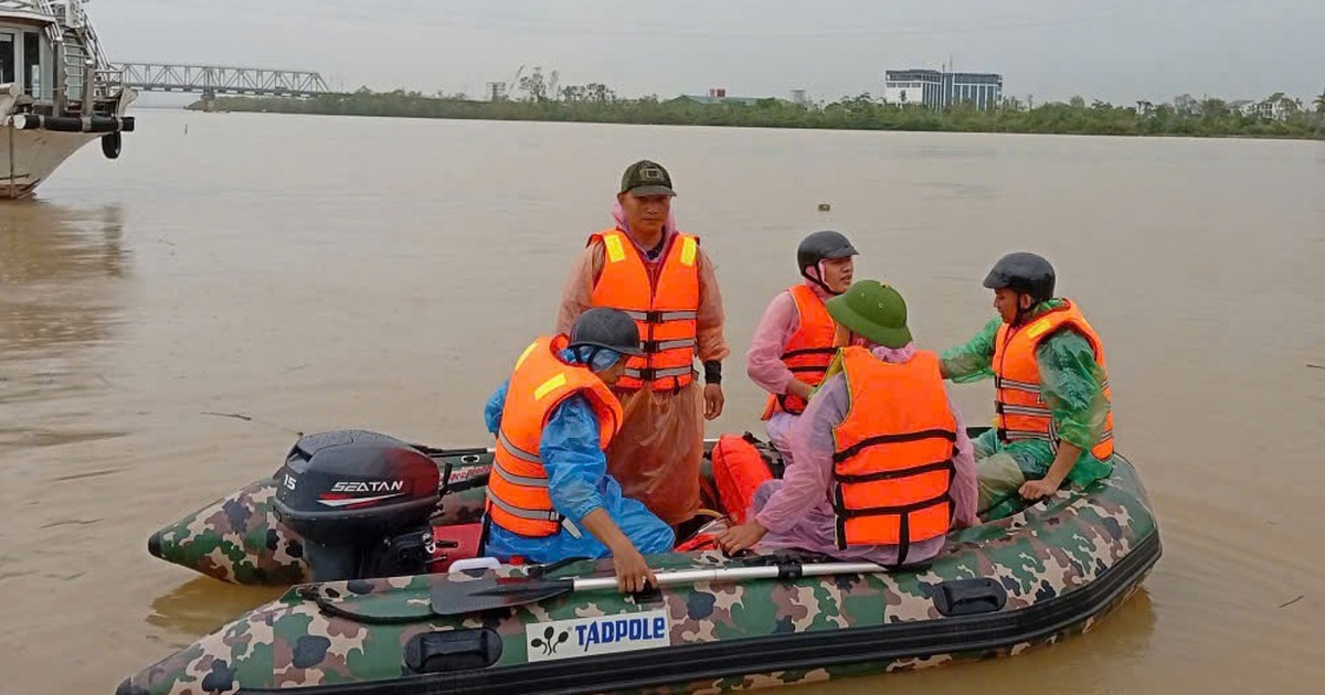 C&aacute;ch đ&aacute;p đền của người đ&agrave;n &ocirc;ng được cứu sống tr&ecirc;n biển