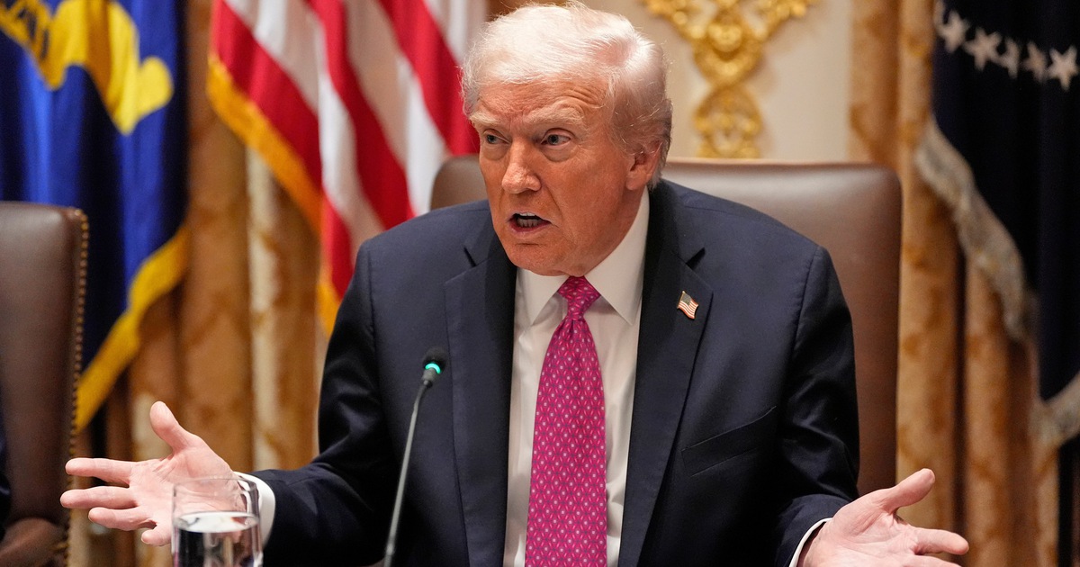 &Ocirc;ng Trump đổ lỗi cho Trung Quốc, thừa nhận đ&aacute;nh thuế 100% l&agrave; &#039;kh&ocirc;ng bền vững&#039;