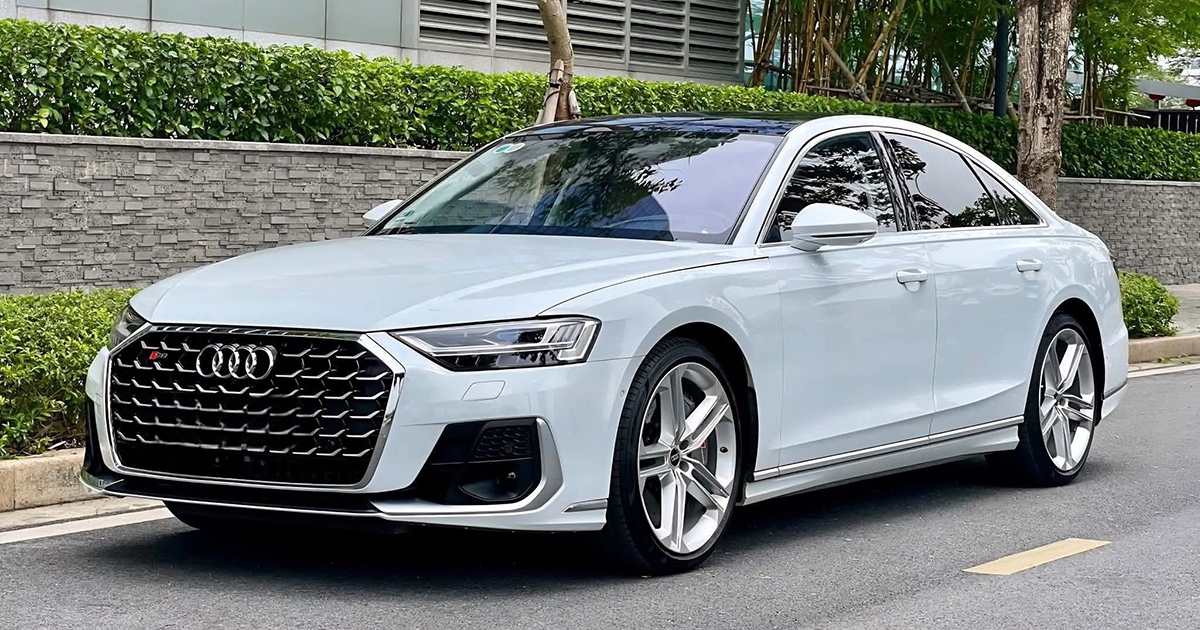 Xe 'độc' Audi S8 đã qua sử dụng 4 năm rớt giá gần 10 tỉ đồng