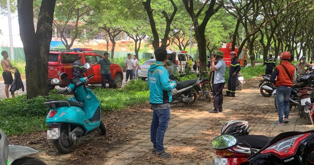 Rủ nhau bơi ở hồ đ&aacute; l&agrave;ng đại học TP.HCM, nam sinh tử vong