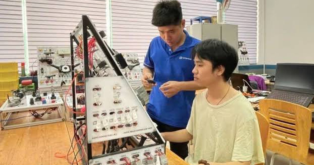 Kỹ sư trẻ tài năng được hưởng phụ cấp tăng thêm bằng 150% lương