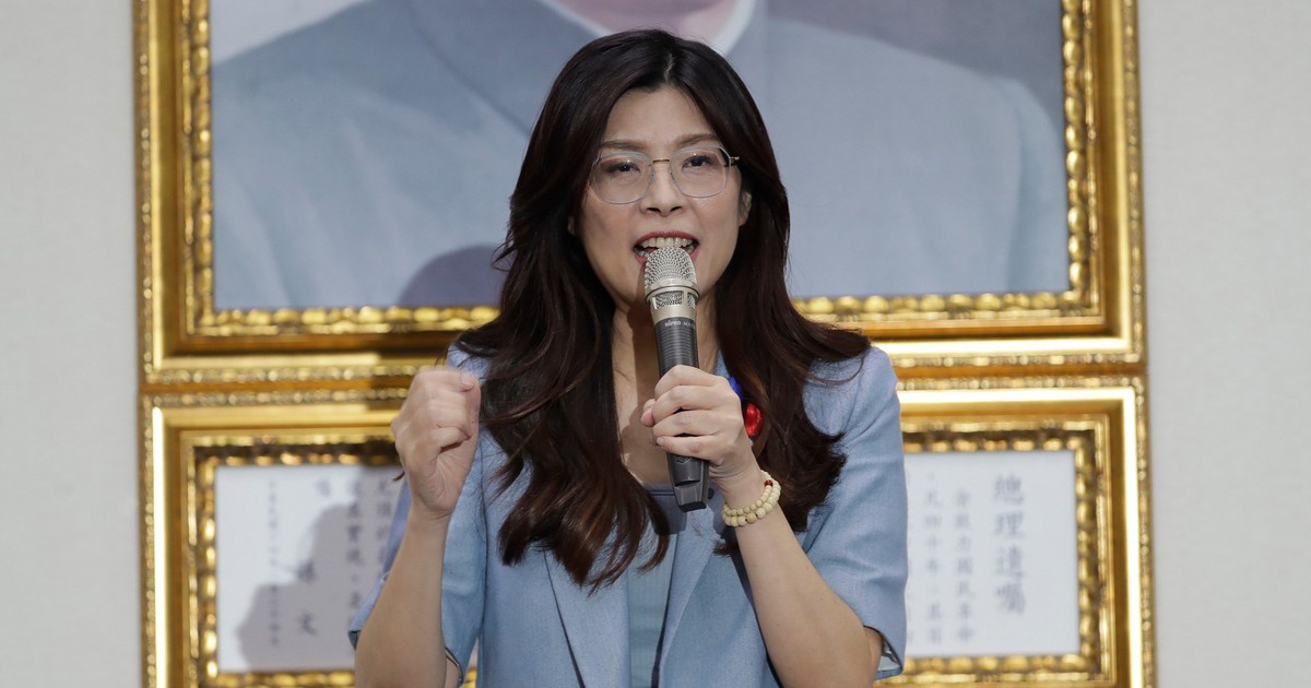 &Ocirc;ng Tập Cận B&igrave;nh ch&uacute;c mừng t&acirc;n l&atilde;nh đạo Quốc d&acirc;n đảng Đ&agrave;i Loan