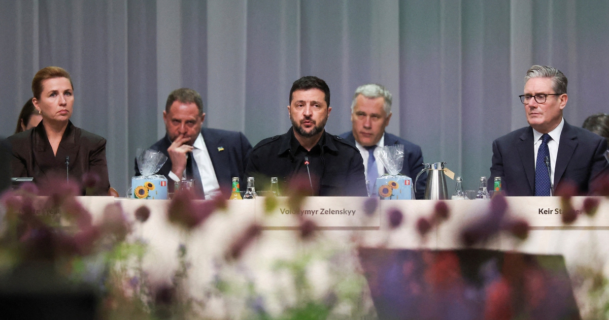 Phương T&acirc;y b&agrave;n chuyện gi&uacute;p sức Ukraine