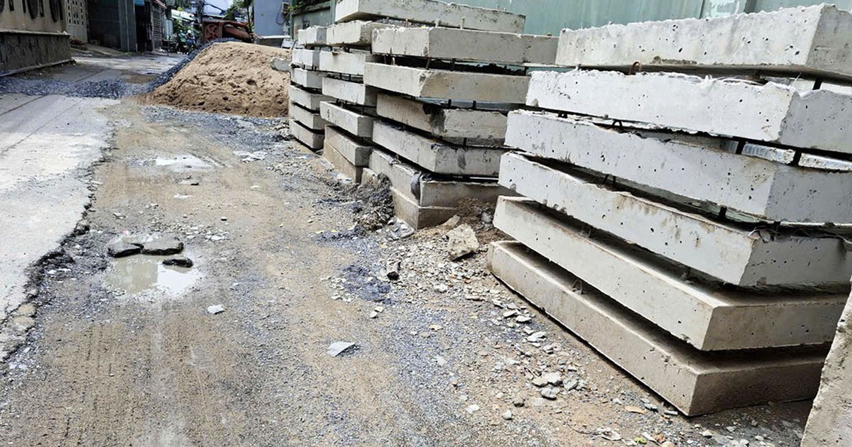 Thi công hẻm kéo dài, đi lại khó khăn