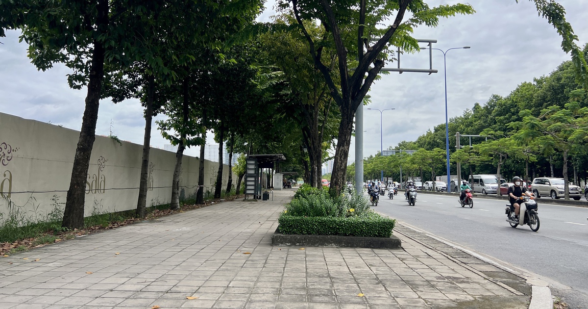 Chưa thể d&ugrave;ng vỉa h&egrave; &#039;đang rảnh&#039; l&agrave;m l&agrave;n ri&ecirc;ng cho xe đạp, v&igrave; sao?