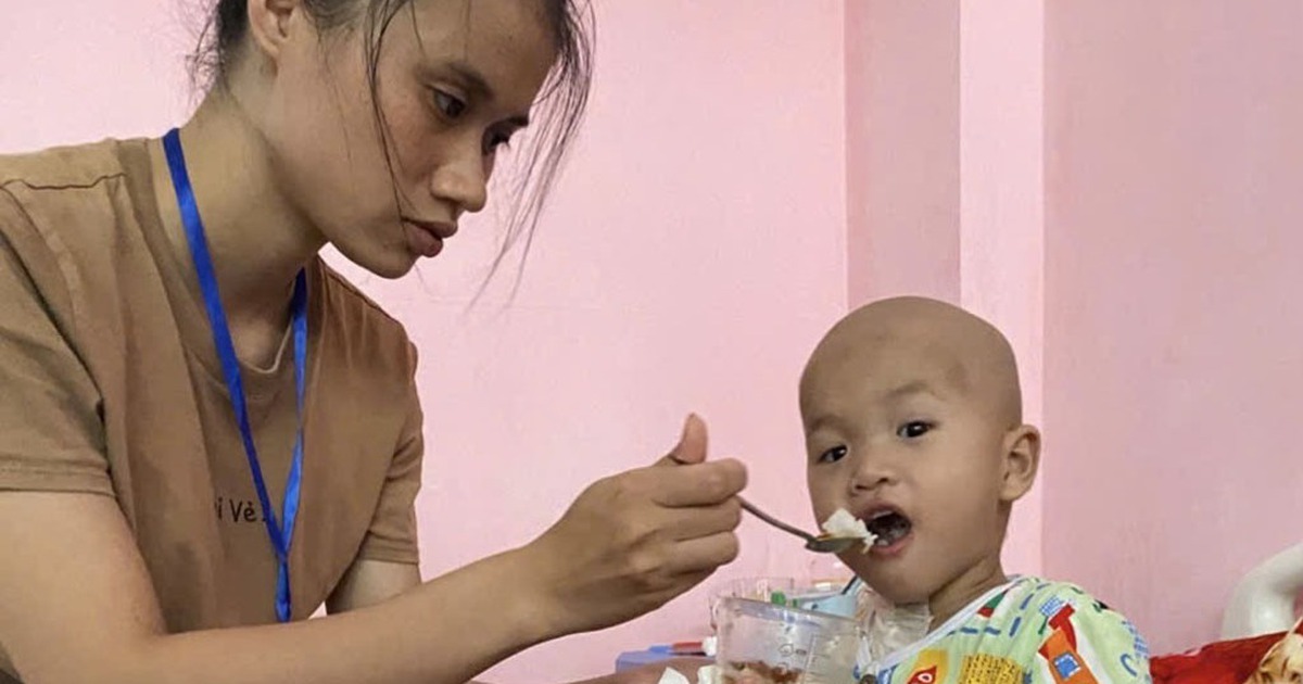 Cháu bé 2 tuổi mang trái tim không lành lặn cần giúp đỡ