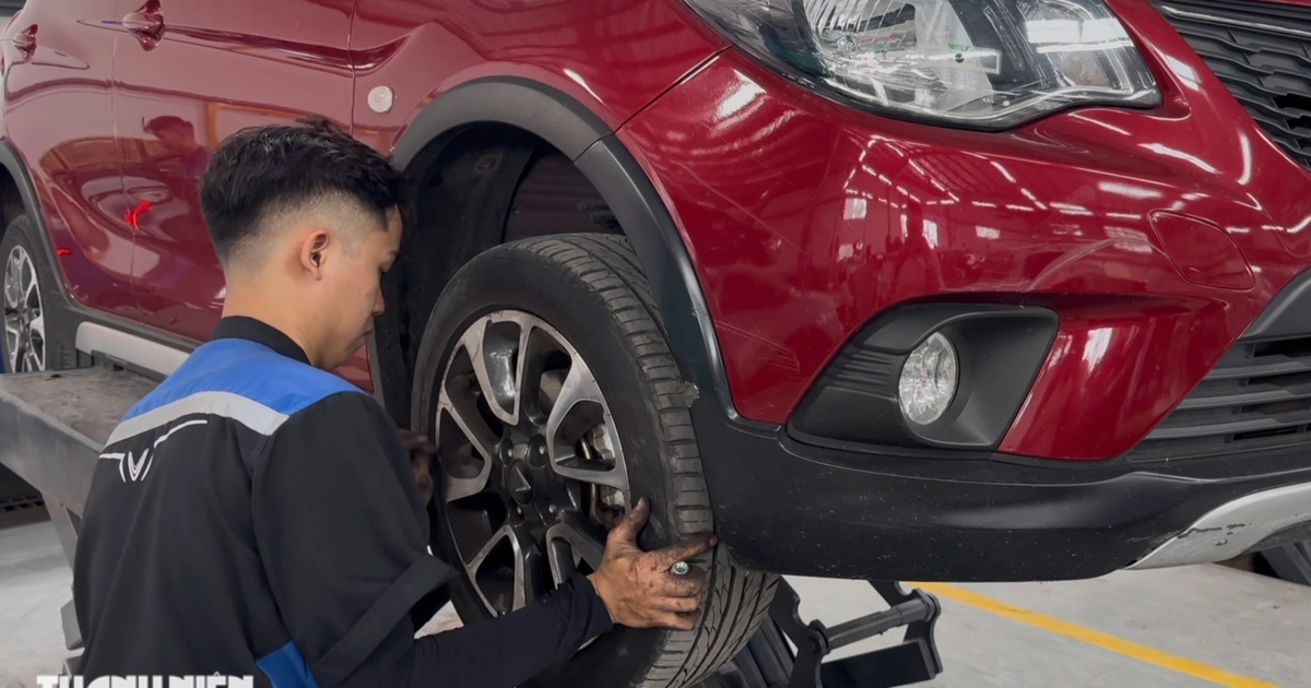 Ô tô hỏng một lốp, có phải thay cả cặp?