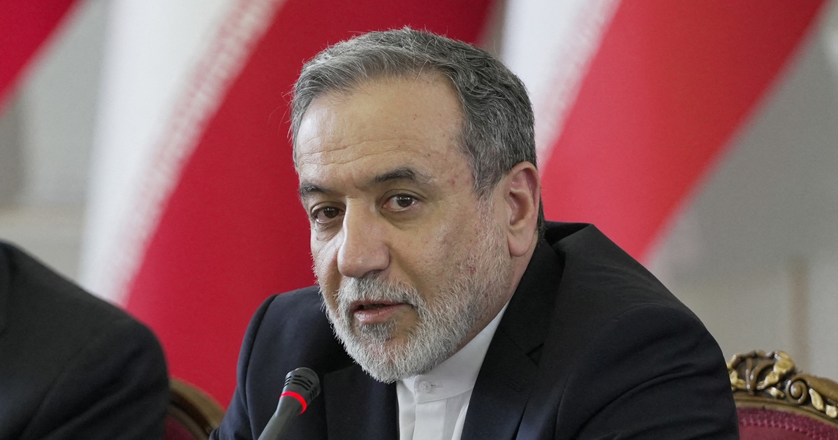 Iran phản ứng về khả năng đối diện l&agrave;n s&oacute;ng tấn c&ocirc;ng mới