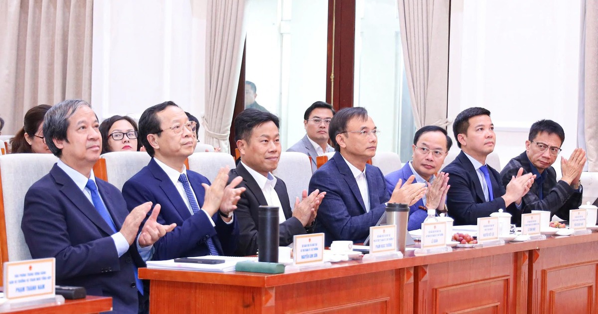 Đột ph&aacute; ph&aacute;t triển GD-ĐT: Đầu tư c&ocirc;ng phải l&agrave; chủ đạo