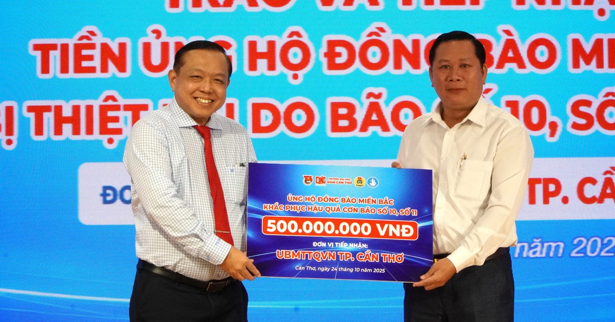 Một trường ĐH quy&ecirc;n g&oacute;p 500 triệu đồng gi&uacute;p đồng b&agrave;o v&ugrave;ng b&atilde;o lũ