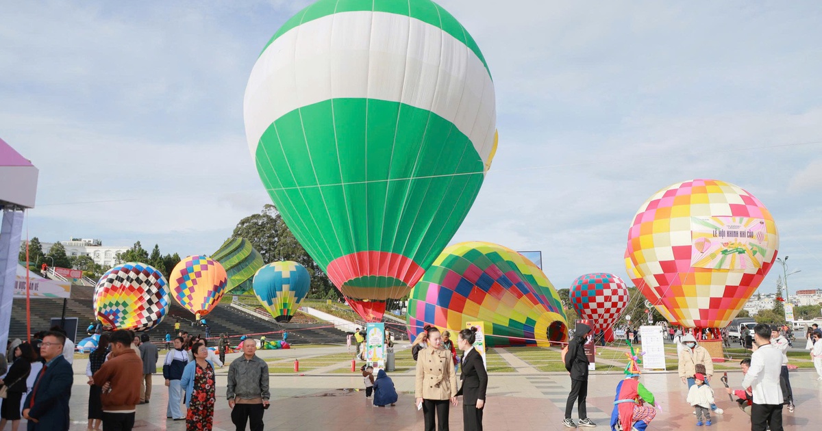 Lễ hội khinh kh&iacute; cầu Đ&agrave; Lạt 2025 thu h&uacute;t h&agrave;ng ng&agrave;n du kh&aacute;ch v&agrave; người d&acirc;n