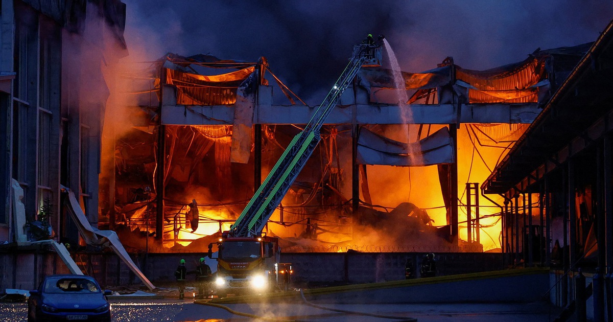 Chiến sự Ukraine ng&agrave;y 1.340: Ukraine bị tố tấn c&ocirc;ng đập nước, Nga sơ t&aacute;n d&acirc;n