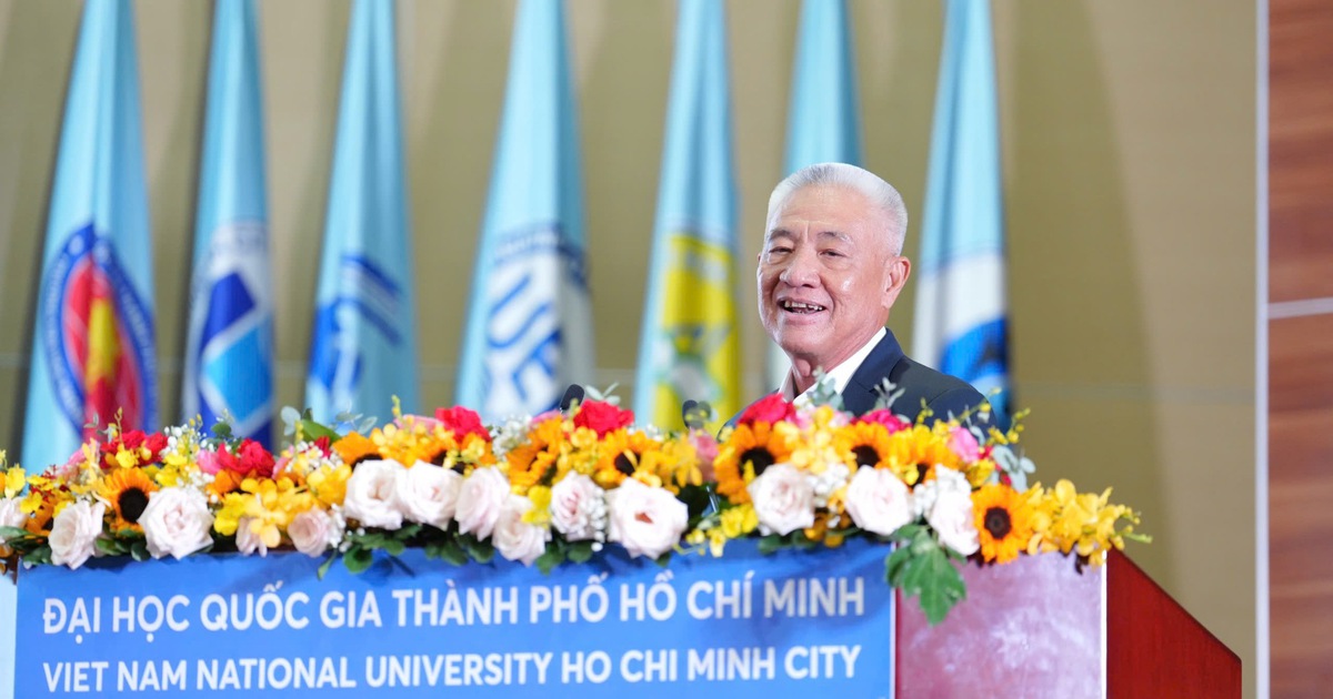 Tiến sĩ c&oacute; 700 bằng s&aacute;ng chế chia sẻ &lsquo;c&ocirc;ng thức th&agrave;nh c&ocirc;ng&rsquo; trong lễ khai kh&oacute;a