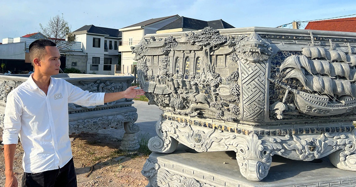 Chàng trai xứ Huế có 600 mẫu mã chậu đắp nổi bắt mắt